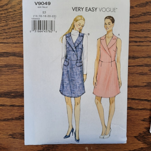 Very Easy Vogue Sewing Patterns (2) ~ Appear Unused ~ 2014 & 2015 ~ Retro Look - Picture 3 of 13
